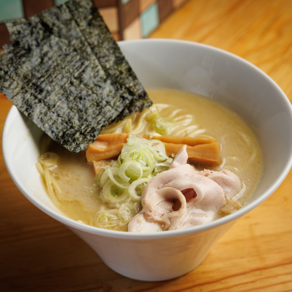 軍鶏白湯ラーメン